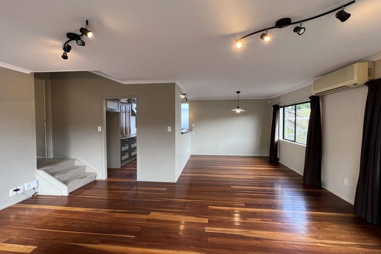 Photo of property in 1/13a Kitewao Street, Northcote, Auckland, 0627