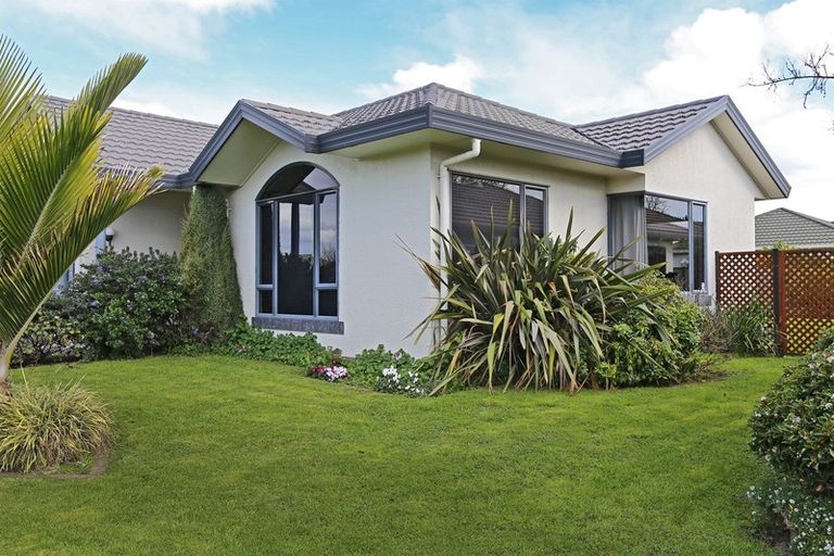 Photo of property in 10 Forbury Way, Taradale, Napier, 4112