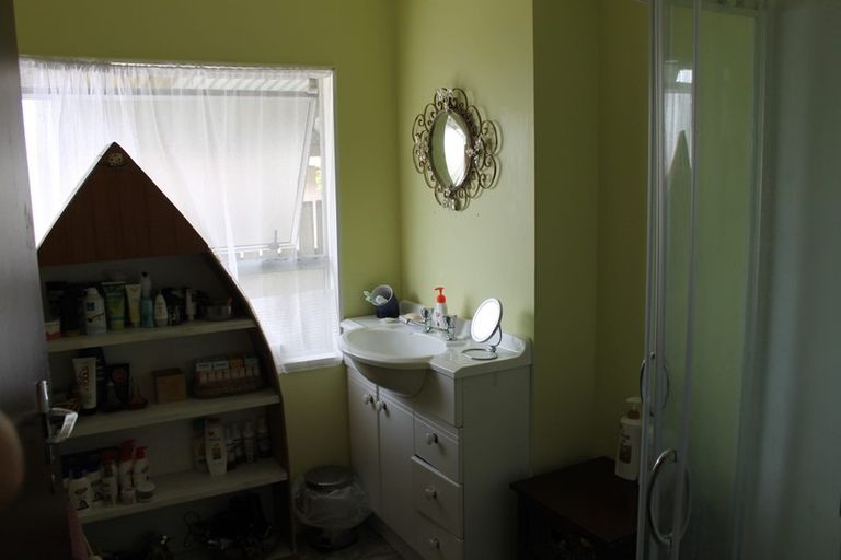 Photo of property in 27 Hurndall Street East, Maungaturoto, 0520