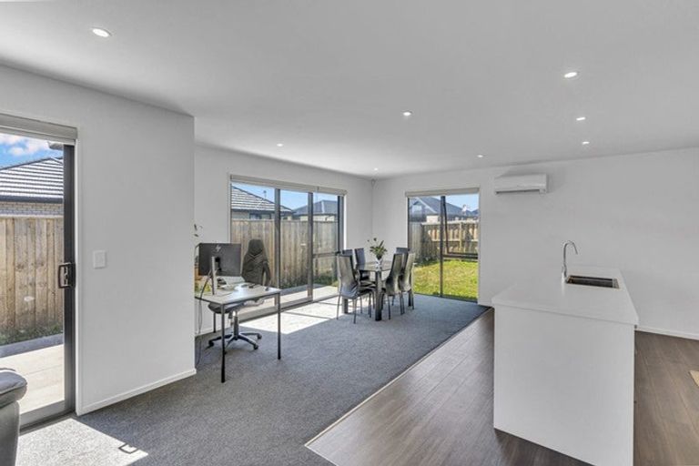 Photo of property in 132 Shillingford Boulevard, Rolleston, 7615