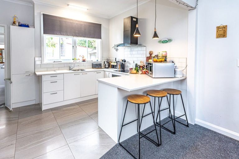 Photo of property in 30 Tay Street, Whanganui, 4500