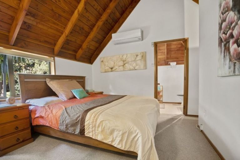 Photo of property in 37 Mappin Place, Chatswood, Auckland, 0626