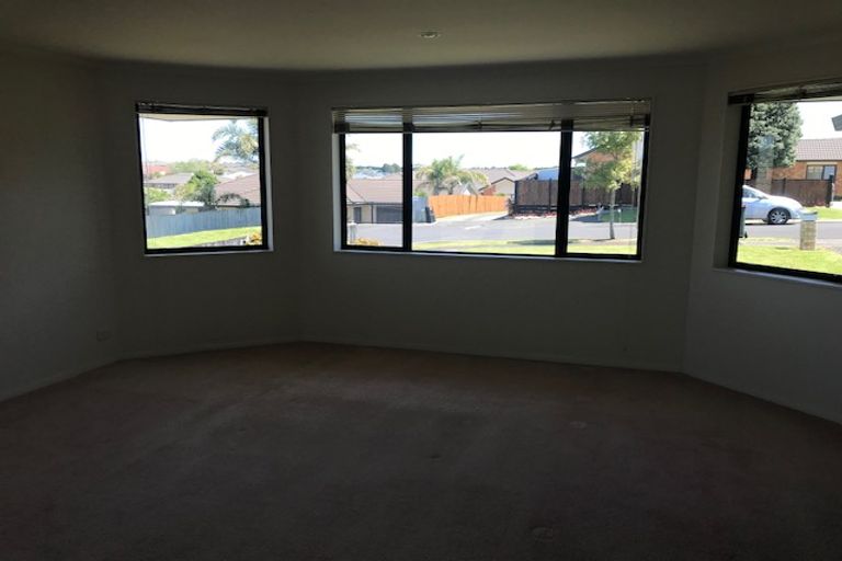 Photo of property in 24 Woodcroft Way, Pukekohe, 2120