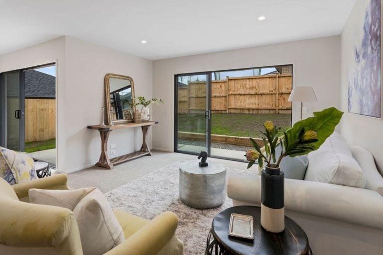 Photo of property in 7 Blatina Drive, Kumeu, 0810