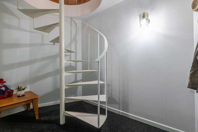 Photo of property in 23 Chilton Grove, Hokowhitu, Palmerston North, 4410