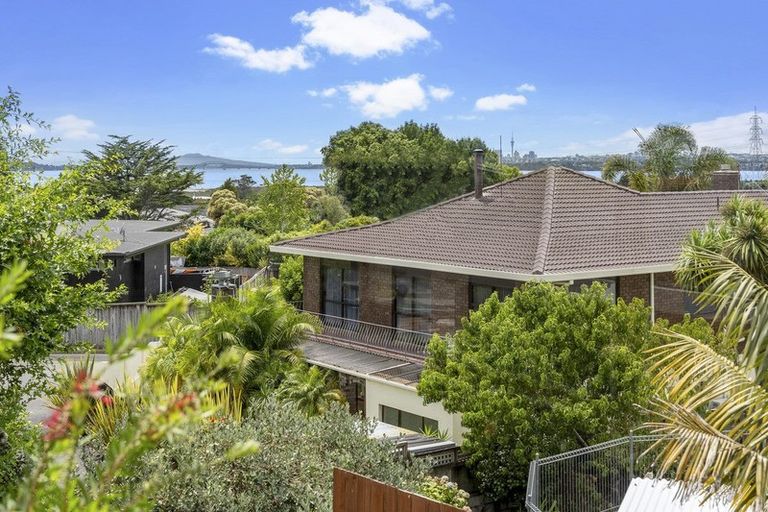 Photo of property in 71 Jaemont Avenue, Te Atatu South, Auckland, 0610