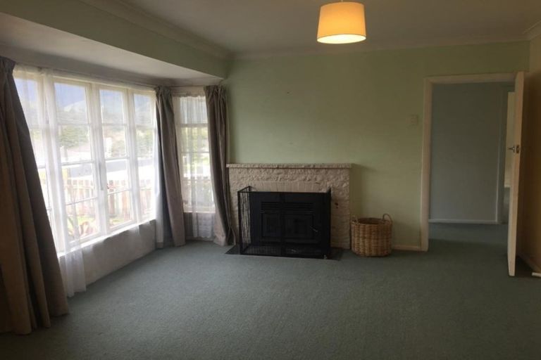 Photo of property in 8a Bledisloe Crescent, Wainuiomata, Lower Hutt, 5014