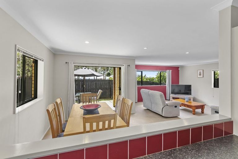 Photo of property in 1/271 Sturges Road, Henderson, Auckland, 0612
