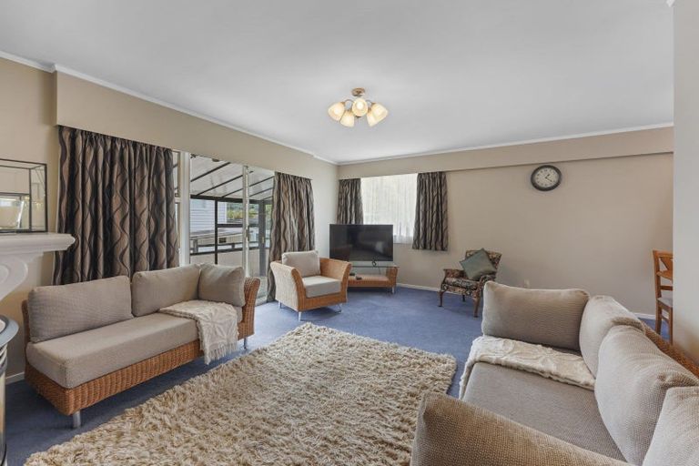 Photo of property in 23 Montana Road, Totara Park, Upper Hutt, 5018