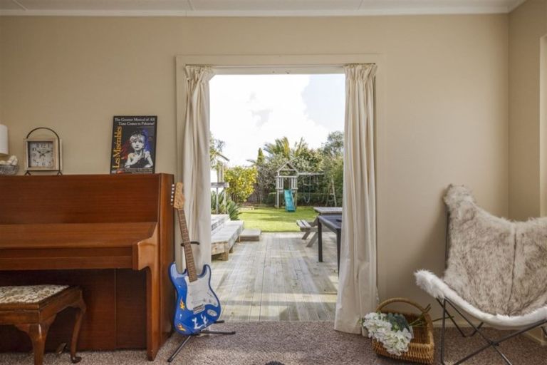 Photo of property in 14 College Street, Awapuni, Palmerston North, 4412