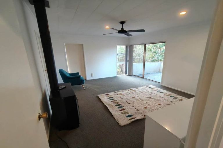 Photo of property in 30 Pipitea Place, Massey, Auckland, 0614