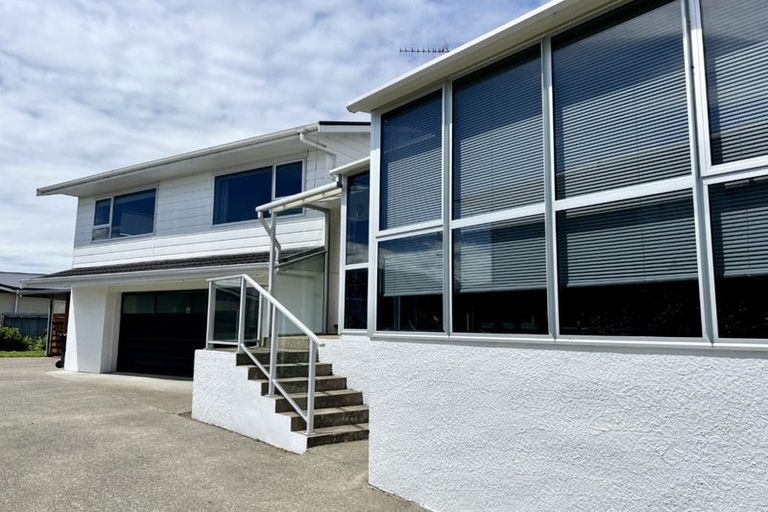 Photo of property in 32 Kildare Drive, Waikiwi, Invercargill, 9810
