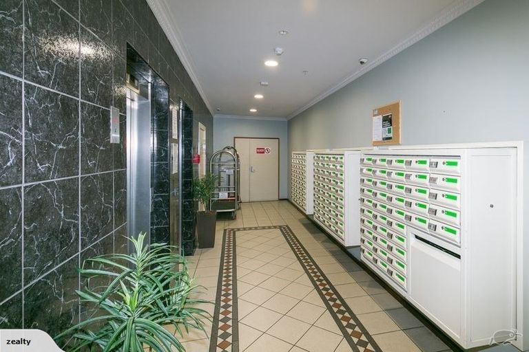 Photo of property in Atrium Apartments, 2i/154 The Terrace, Wellington Central, Wellington, 6011