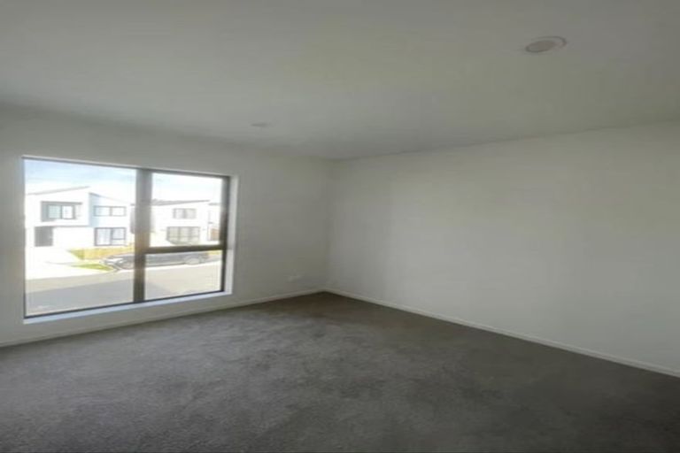 Photo of property in 72 Bellbird Street, Papakura, 2110