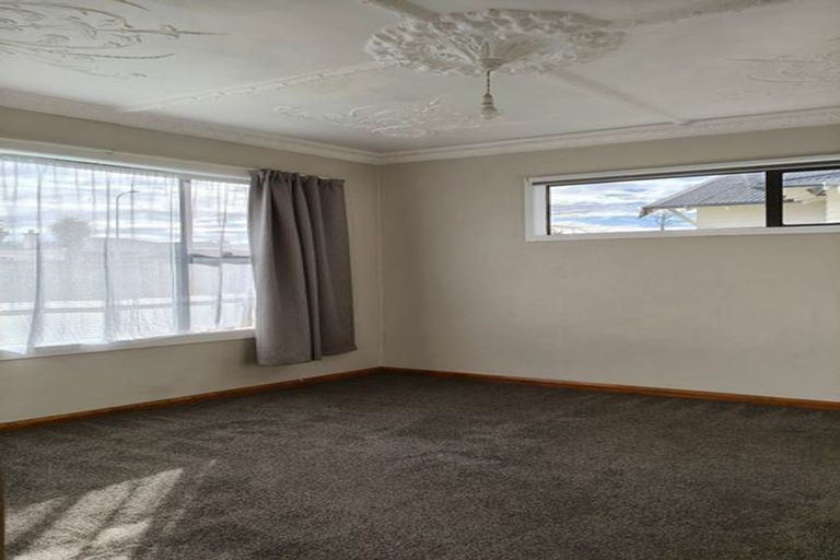 Photo of property in 49 Burns Avenue, Takaro, Palmerston North, 4412