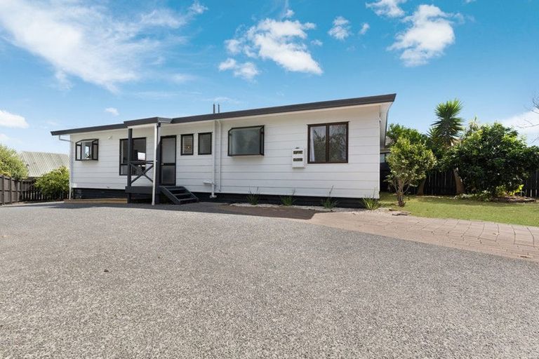 Photo of property in 169 Finlayson Avenue, Clendon Park, Auckland, 2103