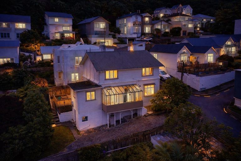 Photo of property in 5 Lewisville Terrace, Thorndon, Wellington, 6011