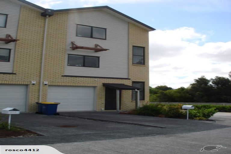 Photo of property in St Claire Village, 9/172 Mcleod Road, Te Atatu South, Auckland, 0610
