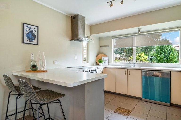 Photo of property in 1/44 Barbados Drive, Unsworth Heights, Auckland, 0632