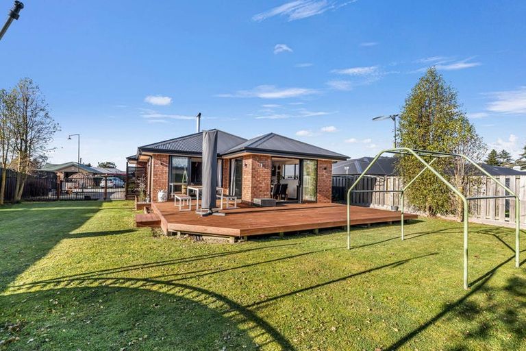 Photo of property in 8 Stonebridge Lane, Oxford, 7430