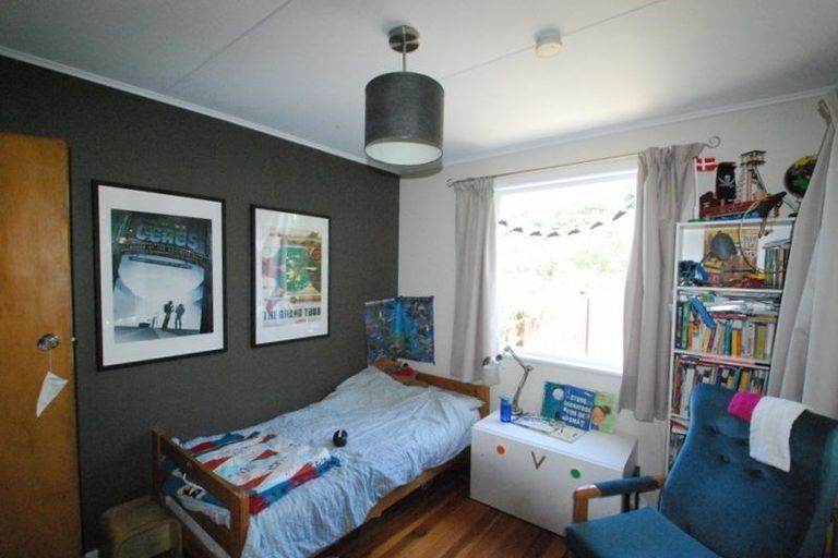 Photo of property in 36 Rakeiora Grove, Korokoro, Lower Hutt, 5012