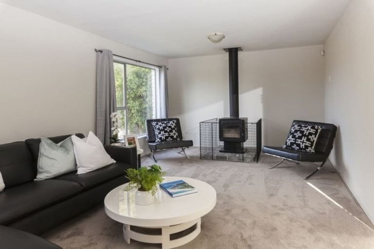 Photo of property in 23 Denniston Crescent, Redwood, Christchurch, 8051