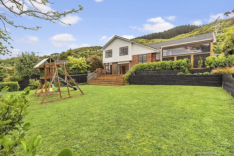 Photo of property in 41 Peterhouse Street, Tawa, Wellington, 5028