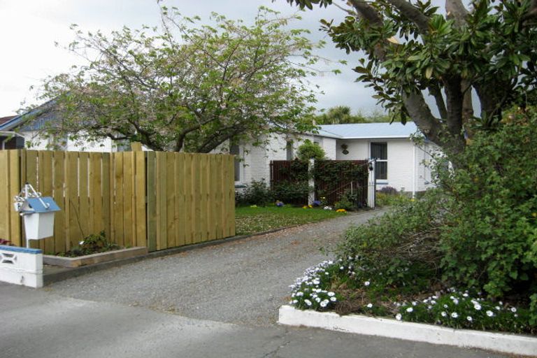 Photo of property in 8 Bulman Place, Casebrook, Christchurch, 8051