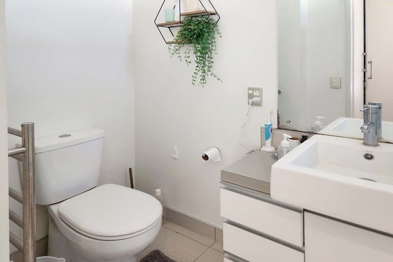 Photo of property in 8 Otonga Heights, Maungaraki, Lower Hutt, 5010