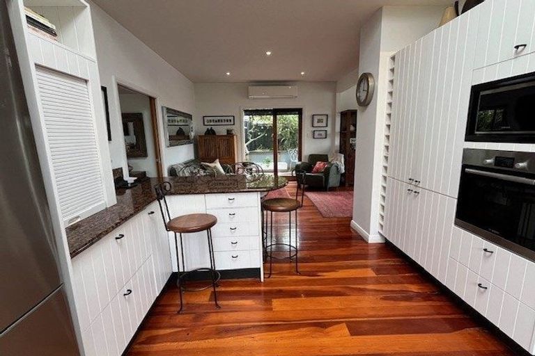 Photo of property in 7 Pah Road, Cockle Bay, Auckland, 2014