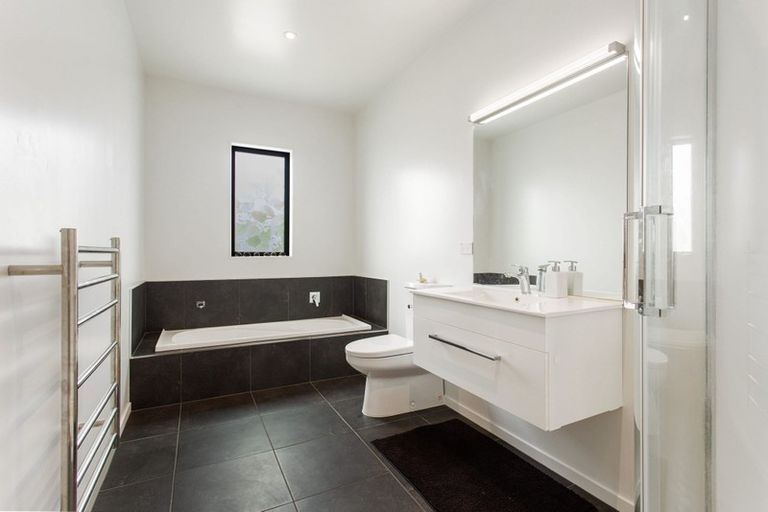 Photo of property in 11 Parachute Crescent, Papakura, 2110