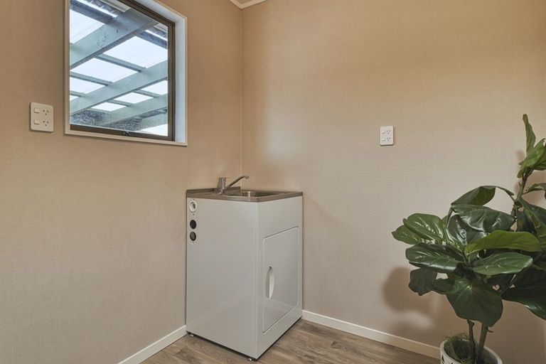 Photo of property in 1/12 Avenue Road, Greenmeadows, Napier, 4112