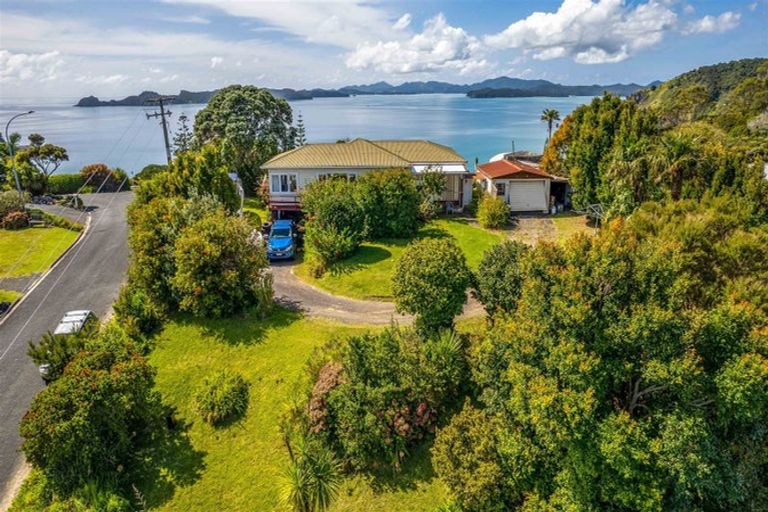 Photo of property in 34 Oneroa Road, Russell, 0202