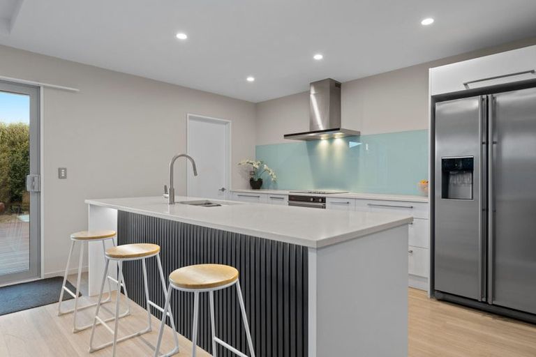 Photo of property in 11 Whitau Place, Marshland, Christchurch, 8083