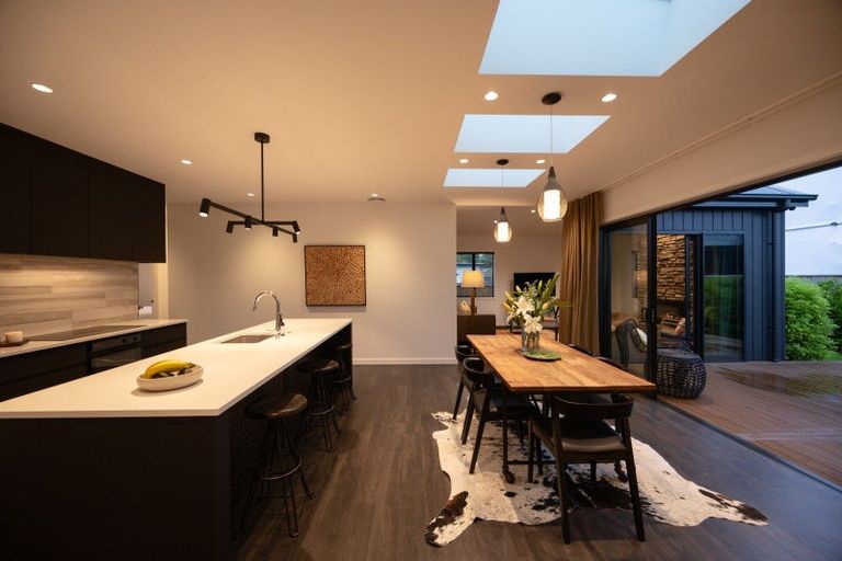 Photo of property in 11 Awanui Avenue, Hokowhitu, Palmerston North, 4410