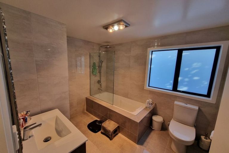 Photo of property in 52 Hobart Crescent, Wattle Downs, Auckland, 2103