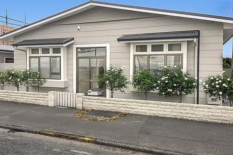 Photo of property in 603 Marine Parade, Napier South, Napier, 4110