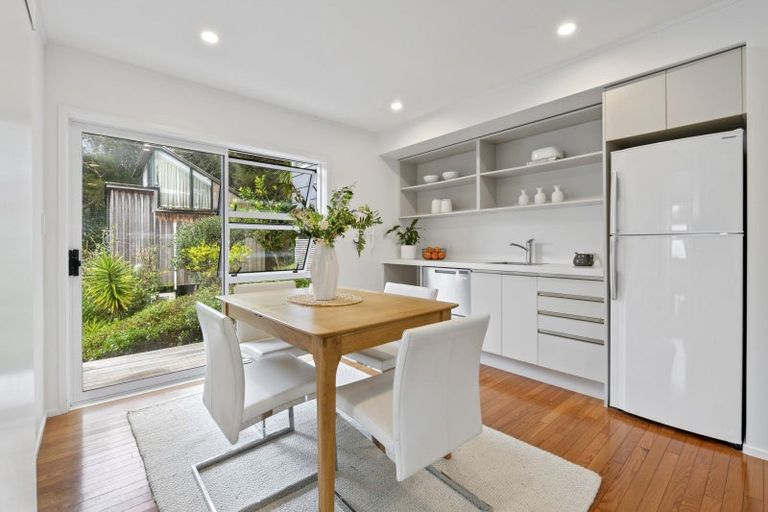 Photo of property in 21 Berne Place, Birkenhead, Auckland, 0626