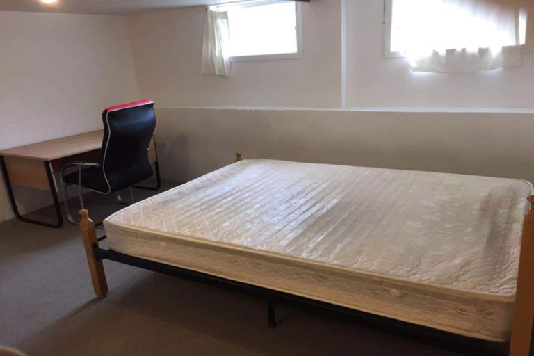 Photo of property in 30 William Souter Street, Forrest Hill, Auckland, 0620