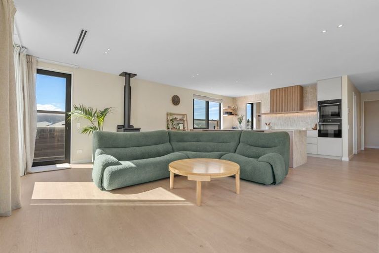 Photo of property in 21 Packer Road, Wanaka, 9382