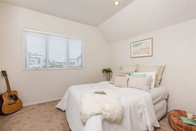 Photo of property in The Rise, 22 Hatfield Place, Albany Heights, Auckland, 0632