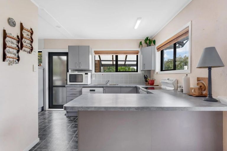 Photo of property in 58b Mirrabooka Avenue, Botany Downs, Auckland, 2010