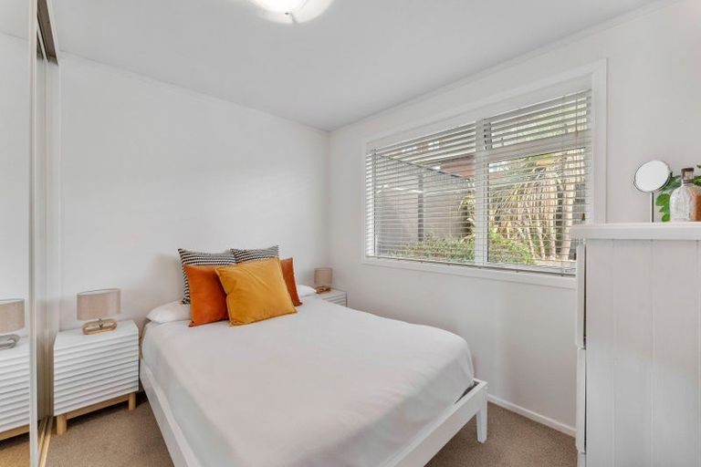 Photo of property in 2/107 Allington Road, Karori, Wellington, 6012