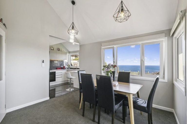 Photo of property in 2b Paratu Way, Strathmore Park, Wellington, 6022