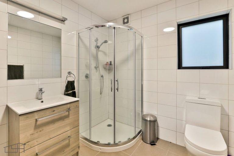 Photo of property in 64 Otitori Bay Road, Titirangi, Auckland, 0604