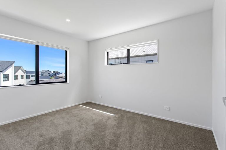 Photo of property in 3 Aquamarine Road, Rosehill, Papakura, 2113