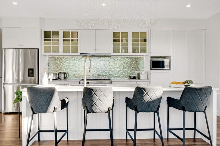 Photo of property in 33 Te Oneroa Way, Long Bay, Auckland, 0630