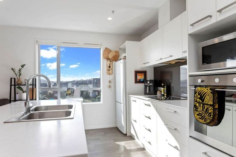 Photo of property in 201/160a Hobsonville Point Road, Hobsonville, Auckland, 0616