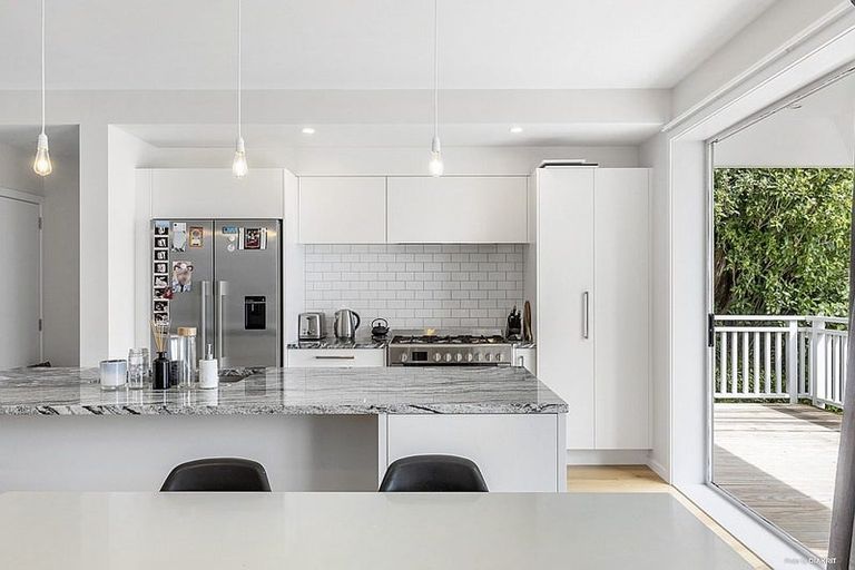 Photo of property in 56e Nicholson Road, Khandallah, Wellington, 6035