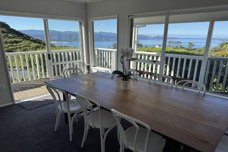 Photo of property in 129 Maungaraki Road, Korokoro, Lower Hutt, 5012